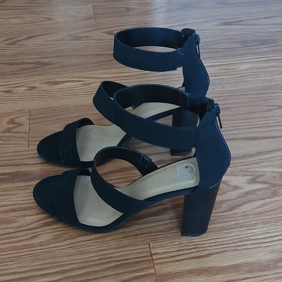 Derek Heart Chunky ankle strap black heels  Sz 8.5 - Picture 3 of 7
